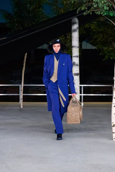 Look 92